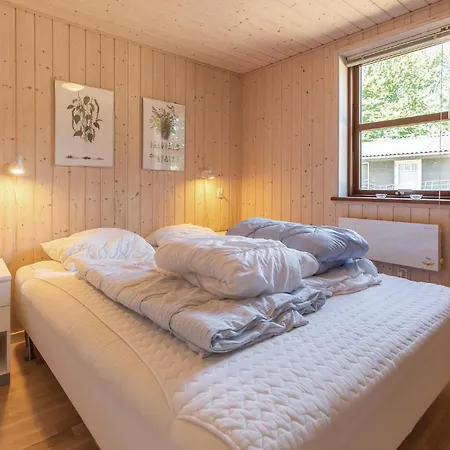 Gorgeous In With Kitchen 別荘