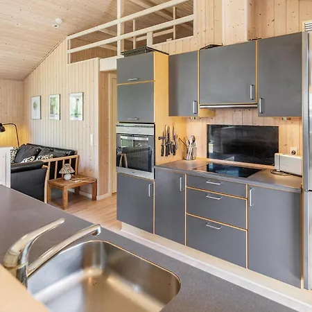Gorgeous In With Kitchen Holiday home